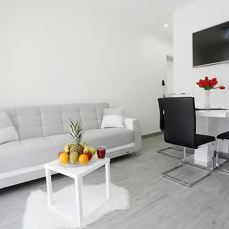 Apartament Taratta 1 *